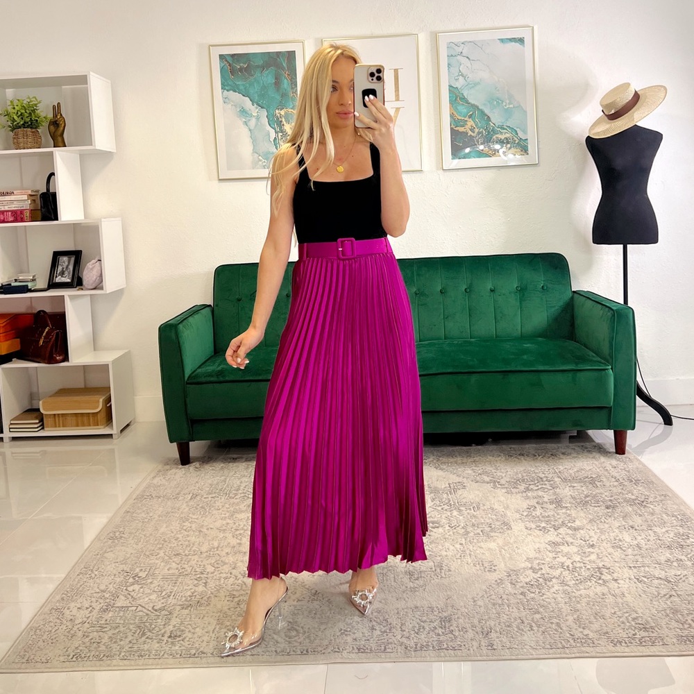 NWT Daniela Satin Pleated Midi Skirt Fuschia - Size Large - Picture 4 of 6